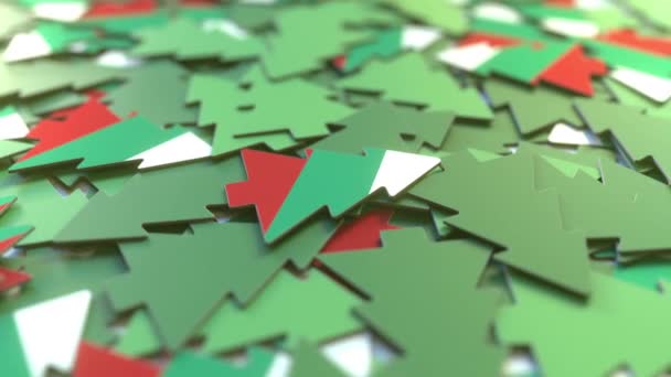 Details der bulgarischen Flagge auf den Souvenir-Weihnachtsbäumen. Winterurlaub im Zusammenhang mit 3D-Animation — Stockvideo