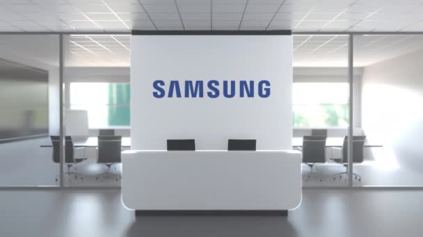Modern ofisin duvarında Samsung 'un logosu, editörel kavramsal 3D animasyon — Stok video