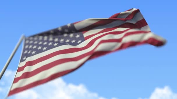 Ondeando la bandera nacional de los Estados Unidos, vista de bajo ángulo. Animación Loopable realista en cámara lenta 3D — Vídeos de Stock