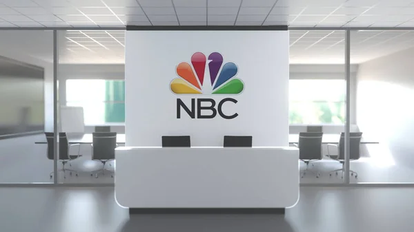 Nbc-Logo über der Rezeption im modernen Büro, redaktionelle konzeptionelle 3D-Darstellung — Stockfoto