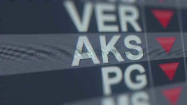 Ak Steel Holding Aks stock ticker met dalende pijl, conceptuele redactionele crisis gerelateerde loopable animatie — Stockvideo