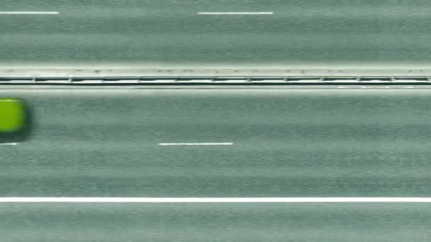 Bovenaanzicht vanuit de lucht van auto 's die de vlag van Zuid-Korea onthullen op de weg. Reisgerelateerde conceptuele 3D-animatie — Stockvideo