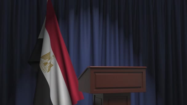 Bandera nacional de Egipto y tribuna altavoz podio. Evento político o declaración relacionada con la animación conceptual 3D — Vídeos de Stock