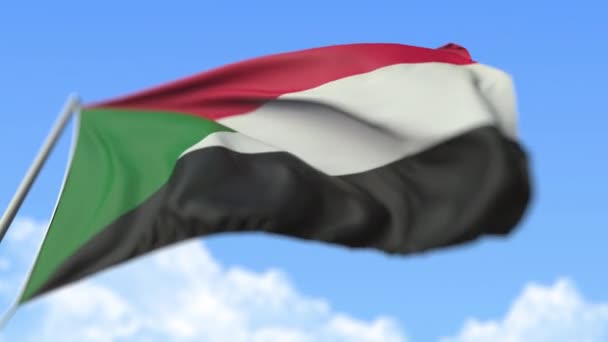 Sudan-Flagge schwenkend, Blick in den niedrigen Winkel. loopable realistische 3D-Animation in Zeitlupe — Stockvideo