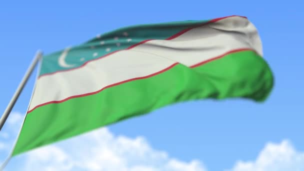 Ondeando la bandera nacional de Uzbekistán, vista de bajo ángulo. Animación Loopable realista en cámara lenta 3D — Vídeos de Stock