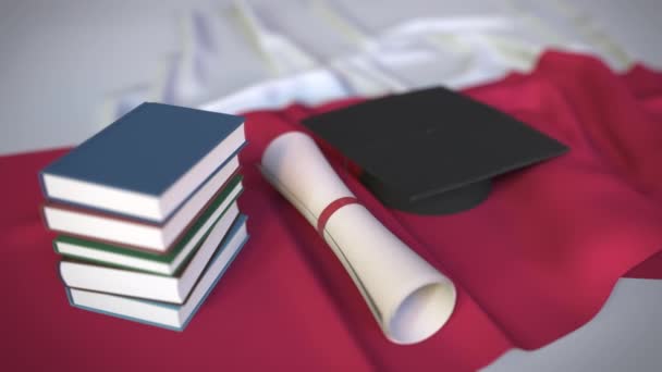 Випуск кашкета, книг і дипломів на польському прапорі. Вища освіта в Польщі пов'язує концептуальну 3D анімацію — стокове відео