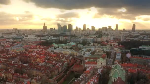 Flygtid förfaller Warszawa skyline och berömda Gamla stan, Polen — Stockvideo