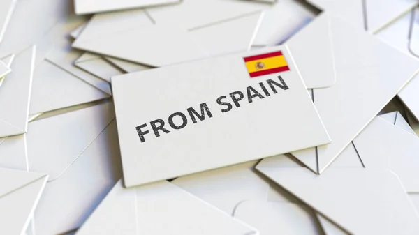 Envelop met uit Spanje stempel onder andere enveloppen. Internationale postgerelateerde conceptuele 3d-weergave — Stockfoto