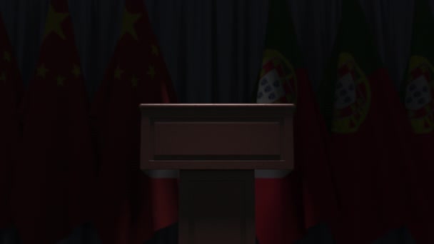 Много флагов Португалии и Китая, 3D анимация — стоковое видео
