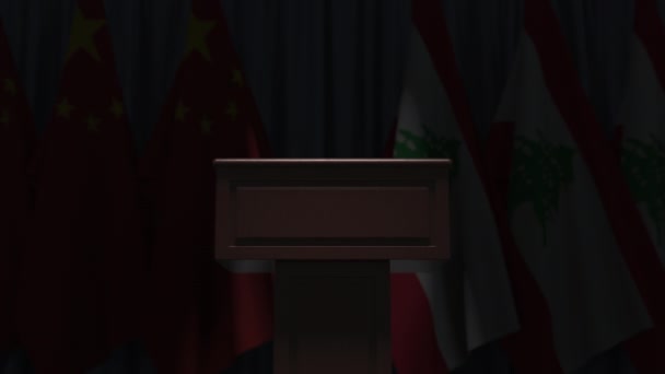 Muitas bandeiras do Líbano e da China por trás tribuno orador, animação 3D — Vídeo de Stock