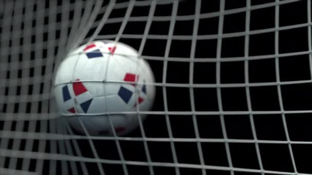 Bola con banderas de la República Dominicana golpea gol. Animación 3D — Vídeo de stock