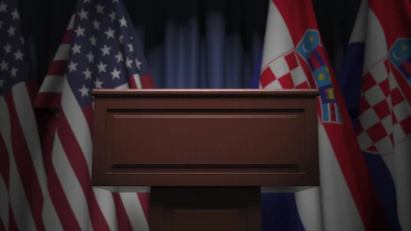 Fila de banderas de Croacia y los EE.UU. y tribuna altavoz, representación 3D conceptual — Foto de Stock