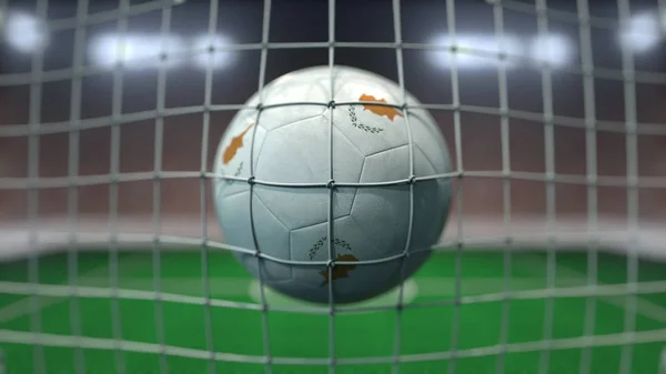 Football avec des drapeaux de Chypre frappe filet de but. rendu 3D — Photo