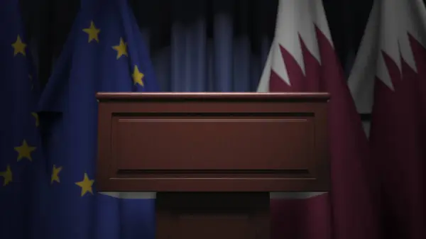 Rad av flaggor av Qatar och Europeiska unionen Europa och talartribun, konceptuell 3d rendering — Stockfoto