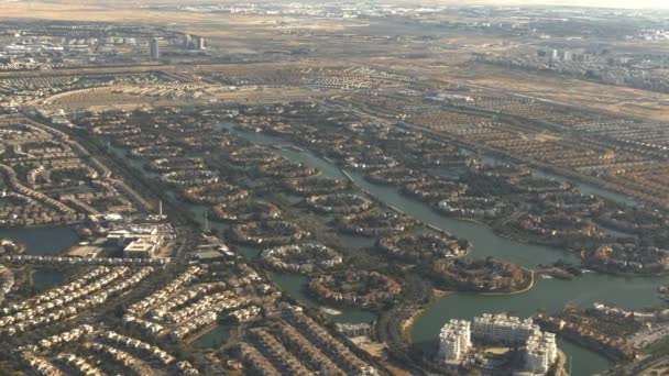 Luchtfoto van luxe Jumeirah Eilanden gemeenschap in Dubai, Uae — Stockvideo