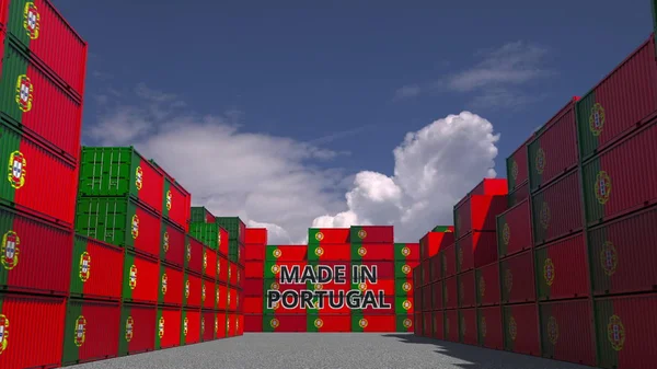 Portekiz yapımı metin ve ulusal bayraklı kargo konteynerleri. Portekiz 'den ithalat ya da ihracatla ilgili 3d görüntüleme — Stok fotoğraf