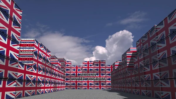 英国のテキストと国旗で作られた多くの貨物コンテナ。イギリスのインポートまたはエクスポート関連する3Dレンダリング — ストック写真
