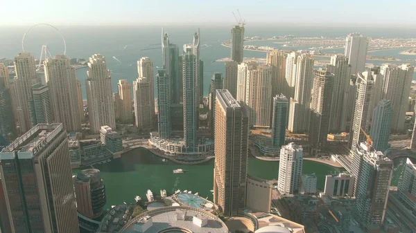 Dubaj, Zjednoczone Emiraty Arabskie - 26 grudnia 2019. Zdjęcie lotnicze Dubai Marina — Zdjęcie stockowe