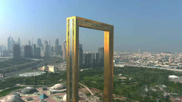 Dubai, United Arab Emirates - 26 грудня 2019. Вид з повітря за участю знаменитого хмарочоса Дубай. — стокове фото