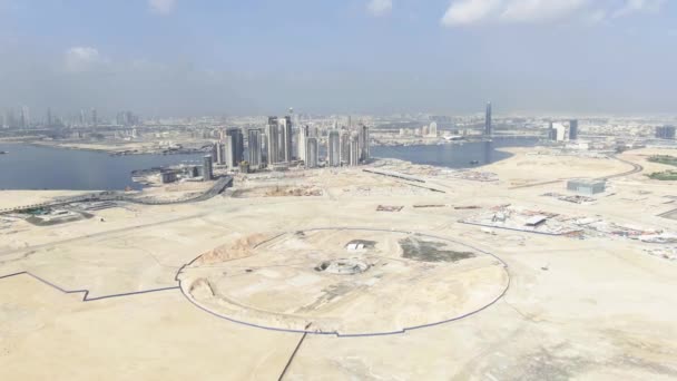 DUBAI, UNITED ARAB EMIRATES - 30 ДЕКАБРЯ 2019 года. Вид с воздуха на фундамент башни Дубай Крик, самого высокого небоскреба в мире — стоковое видео