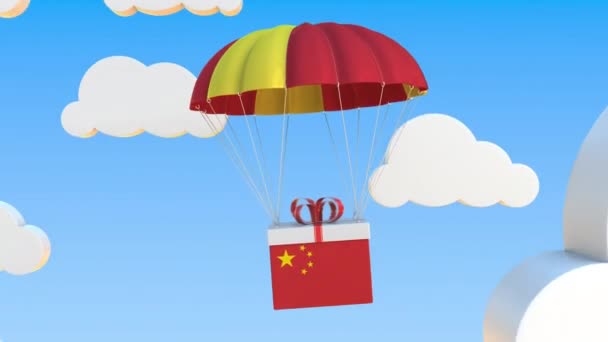 中国国旗の入った箱はパラシュートで落下する。ループ可能な概念3Dアニメーション — ストック動画