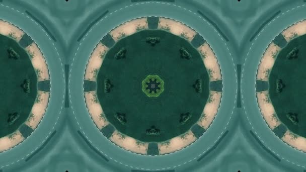 Kaleidoscopische effect luchtfoto van een stad rotonde verkeer — Stockvideo