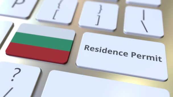 Tartózkodási engedély szöveg és zászló Bulgária a gombok a számítógép billentyűzetén. Bevándorlással kapcsolatos koncepció 3D animáció — Stock videók