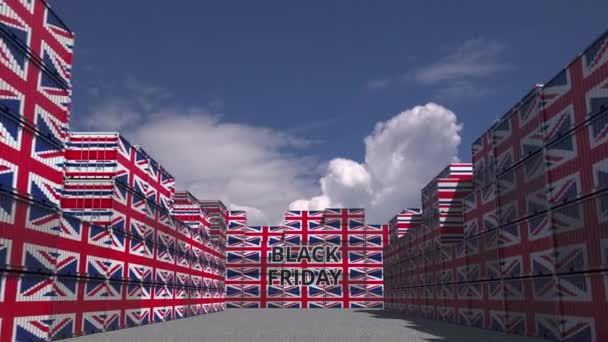 Envases de carga con texto BLACK FRIDAY y banderas del Reino Unido. Comercio británico relacionado con la animación 3D — Vídeos de Stock