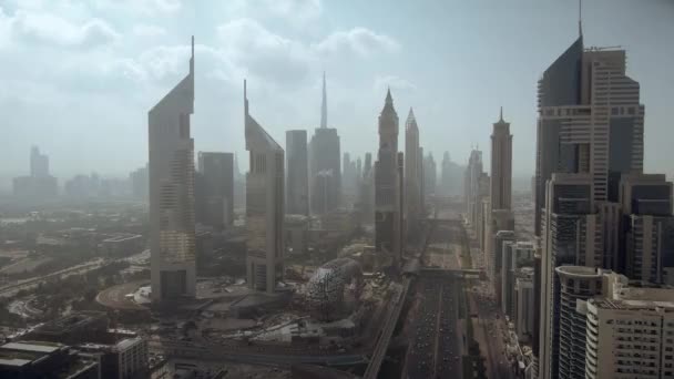 Вид с воздуха на торговый центр Дубая, элитный деловой район. ОАЭ — стоковое видео