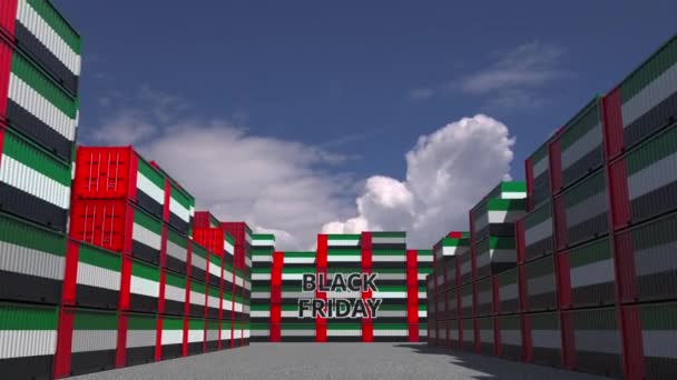 Δοχεία με κείμενο της Μαύρης Παρασκευής και εθνικές σημαίες της Uae. 3d animation σχετικό με το εμπόριο Ηνωμένα Αραβικά Εμιράτα — Αρχείο Βίντεο