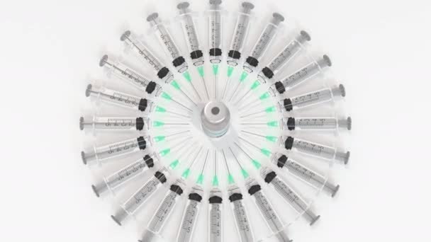 Glazen fles met cholera vaccin en spuiten. Conceptuele medische 3D-animatie — Stockvideo