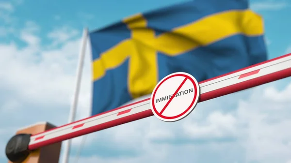 Zamknięta bariera boom z znakiem imigracyjnym stop przeciwko szwedzkiej fladze. Zakaz przekraczania granic lub imigracji w Szwecji. 3d renderowanie — Zdjęcie stockowe