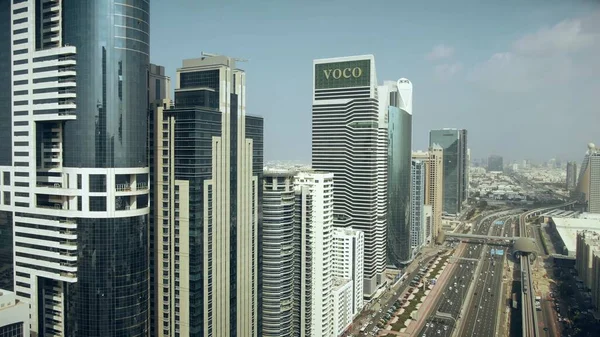 Dubaj, Spojené arabské emiráty - 30. prosince2019. Letecký pohled na mrakodrap hotelu Voco Dubai v rámci obchodního centra — Stock fotografie