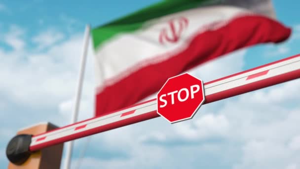イランの国旗を背景にブームゲートを開く。イランでの無料入場または解禁 — ストック動画