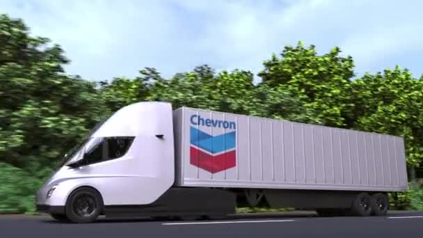 Elektrisk påhängsvagn lastbil med Chevron Corporation logotyp på sidan. Redaktionell loopable 3D-animation — Stockvideo