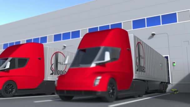 Sinopec logosu olan elektrikli karavan kamyonları depoda yükleniyor ya da boşaltılıyor. Lojistik bağlantılı 3d döngü canlandırması — Stok video