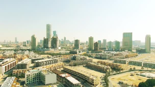 Vista aérea del área de Jumeirah Village Circle. Dubai, Emiratos Árabes Unidos — Vídeos de Stock