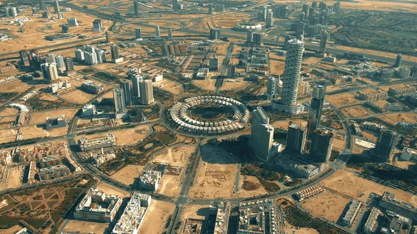 Foto aerea del Jumeirah Village Circle, una comunità di Dubai, Emirati Arabi Uniti — Foto Stock