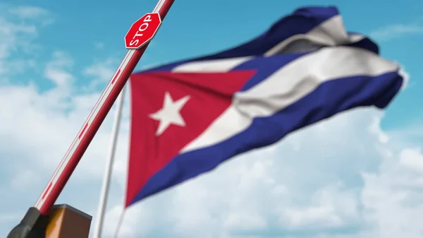 Barrière d'ouverture avec panneau d'arrêt contre le drapeau cubain. Entrée libre ou levée d'une interdiction à Cuba. rendu 3D — Photo