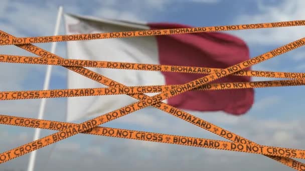 Linhas de fita de restrição de risco biológico contra a bandeira maltesa. Passagem de fronteira restrita ou quarentena em Malta. Conceptual looping animação 3D — Vídeo de Stock
