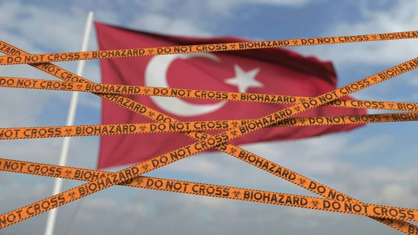 No cruce las líneas de cinta de riesgo biológico en el fondo de la bandera turca. Cruce fronterizo restringido o cuarentena en Turquía. Renderizado 3D conceptual — Foto de Stock