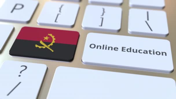 Bilgisayar klavyesindeki düğmelerde Angola 'nın Online Eğitim metni ve bayrağı var. Modern profesyonel eğitim ile ilgili kavramsal 3 boyutlu animasyon — Stok video