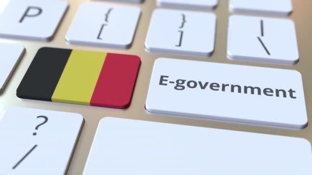 E-Government oder Electronic Government Text und Flagge Belgiens auf der Tastatur. Moderne konzeptionelle 3D-Animation für öffentliche Dienstleistungen — Stockvideo