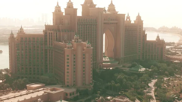Dubai, Egyesült Arab Emírségek - 2019. december 28. Légi kilátás az Atlantisra The Palm hotel — Stock Fotó