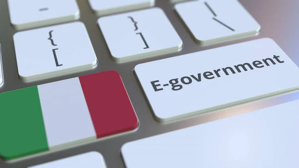 E-gouvernement ou gouvernement électronique texte et drapeau de l'Italie sur le clavier. Services publics modernes rendu 3D conceptuel lié — Photo