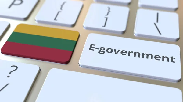 E-rząd lub elektroniczny rząd tekst i flaga Litwy na klawiaturze. Nowoczesne usługi publiczne związane koncepcyjne 3d rendering — Zdjęcie stockowe