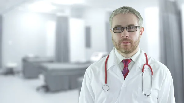 Portret pewnego siebie lekarza na nowoczesnym oddziale szpitalnym — Zdjęcie stockowe