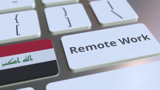 Remote Work Text und Flagge des Irak auf der Computertastatur. Telearbeit oder konzeptionelle 3D-Animation — Stockvideo