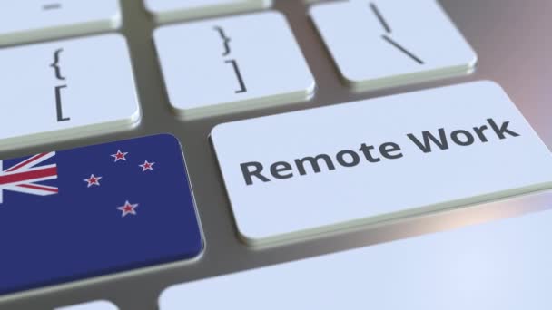 Teks jarak jauh dan bendera Selandia Baru pada papan ketik komputer. Telecommuting atau telework terkait animasi konseptual 3D — Stok Video