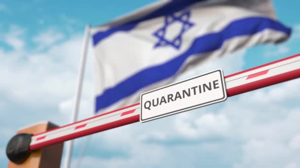 Открыть ворота с надписью "QUARANTINE" на фоне флага Израиля. Неограниченный въезд в Израиль — стоковое видео